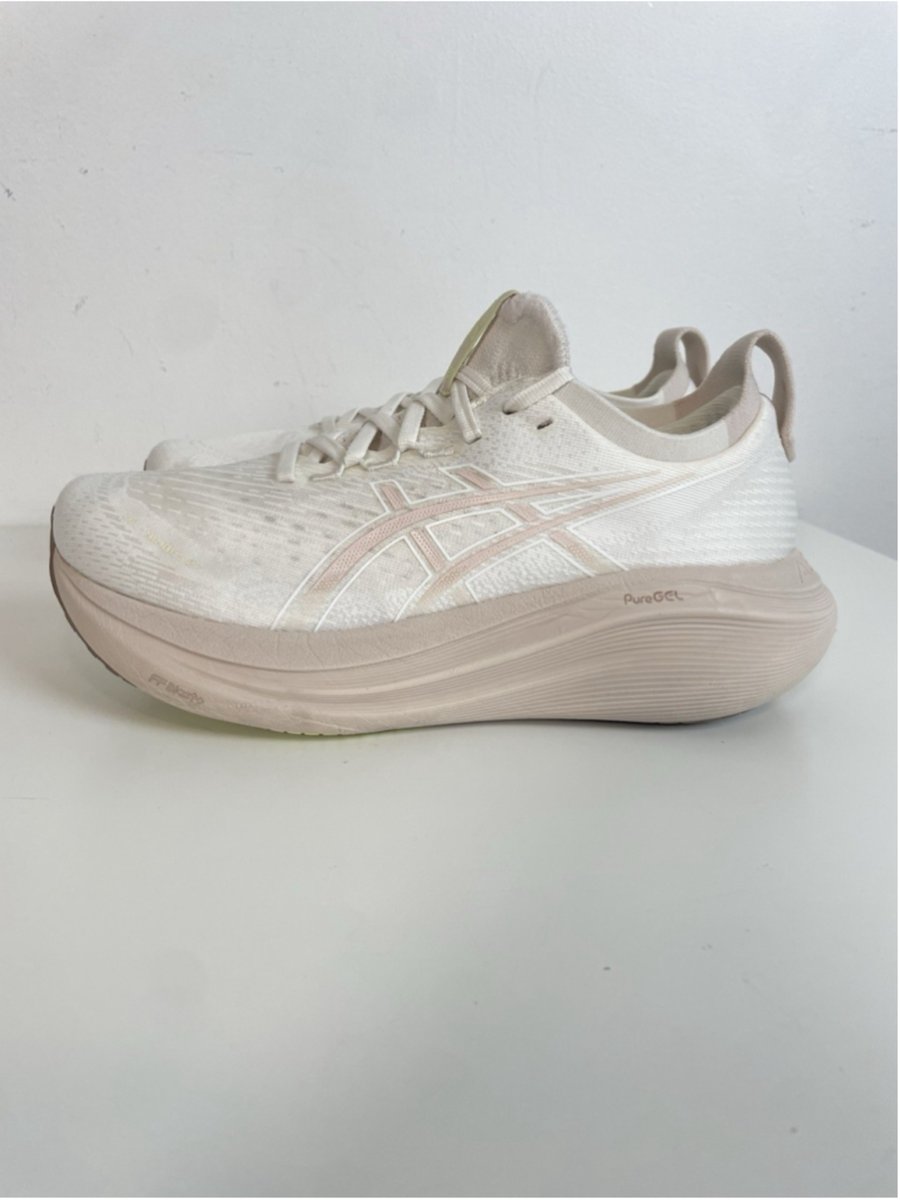Asics Gel-Nimbus 27 Running Shoes Sneakers Women’s 9 Cream OffWhite